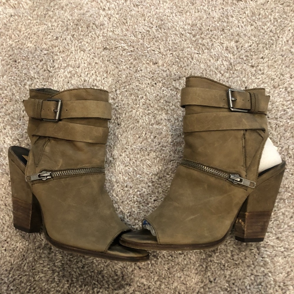 Dolce vita wedges